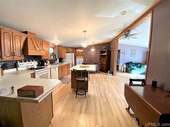 5th image of 115 Pinebrook Dr