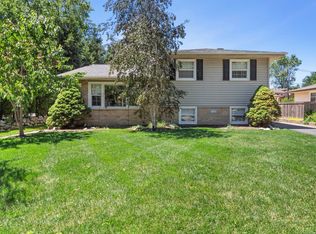 238 N Fairlawn Ave, Mundelein, IL 60060