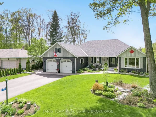 135 Forest Glen Dr, Gravenhurst, ON P1P 1A1