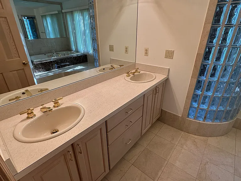 6739 Arlington Dr — Photo 27
