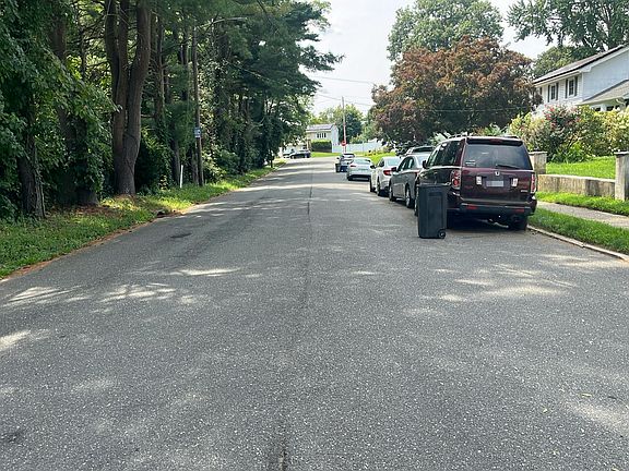 5th image of 3 Perry Ln