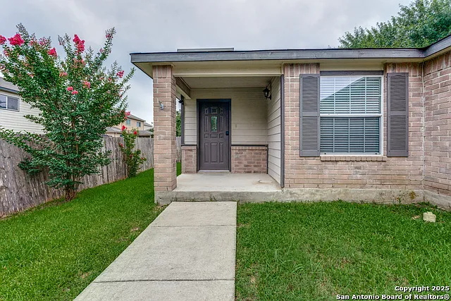 3 bed, 2.0 bath, 1248 sqft, $1,695 — Photo 4