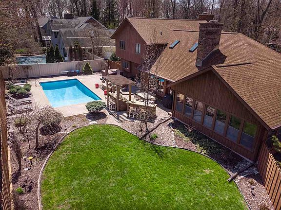 5th image of 2426 Forest Manor Ct