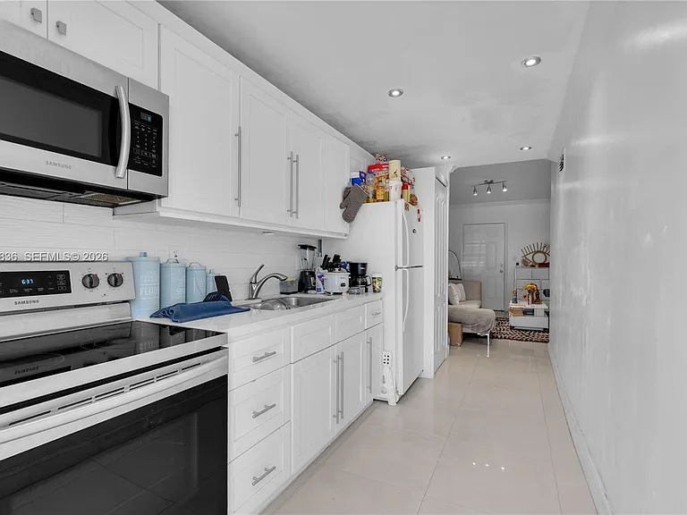 1450 NE 170th St #106 — Photo 9