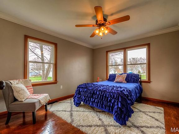 5th image of 207 Olive St