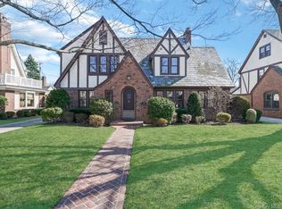 109 Wickham Rd, Garden City, NY 11530