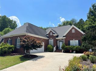 877 Boyer Dr, Clemmons, NC 27012