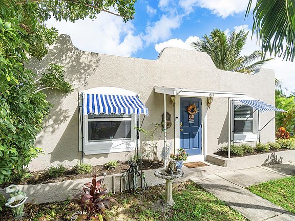 2nd image of 611 El Vedado #1 - 3