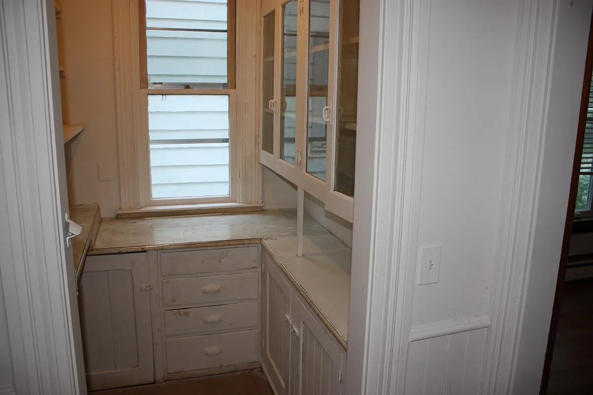4 bed, $4,100 — Photo 2