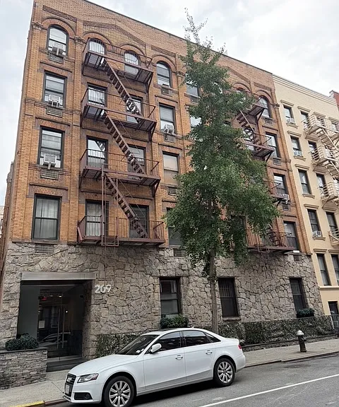 209 E 25th St #5A — Photo 8