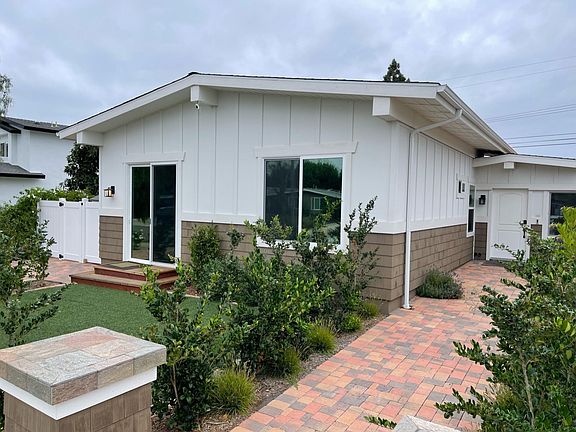 exterior (entrance is glass sliding door to the left)