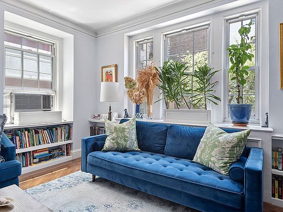 2nd image of 160 Henry St #2-B