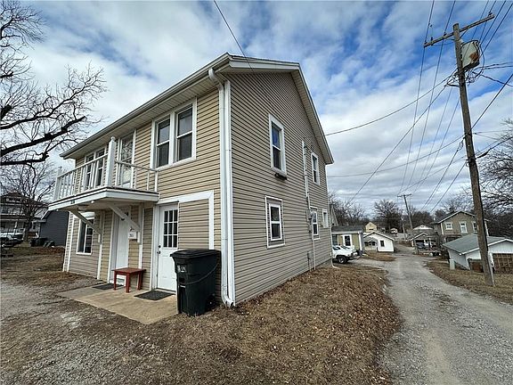 2nd image of 215 W 8th St