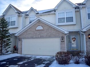 978 Viewpoint Dr, Lake In The Hills, IL 60156