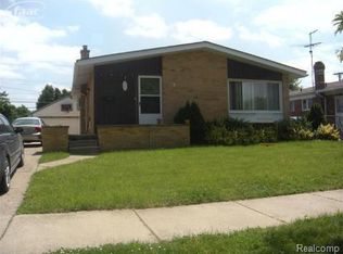 14471 Manhattan Ave, Oak Park, MI 48237