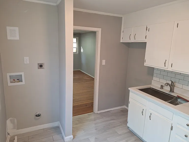 1916 Manteo Ct — Photo 12