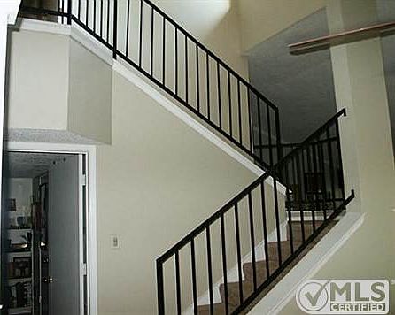 5th image of 614 Harvest Hill St