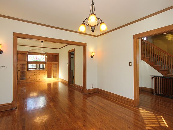 5th image of 639 N Lombard Ave
