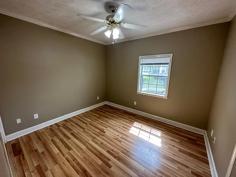 313 E Lampkin St #8 — Photo 10