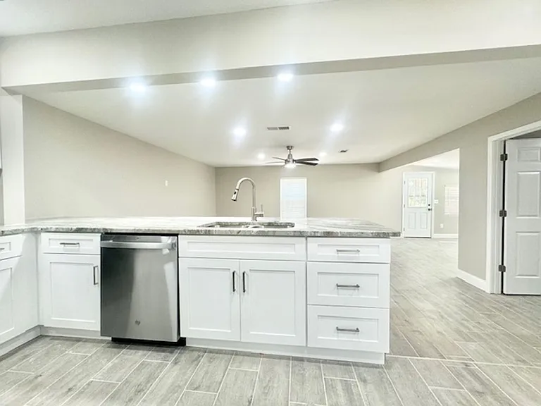 329 Edge Ave — Photo 5