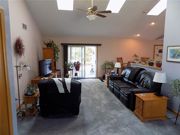 5th image of 6135 Estate Dr