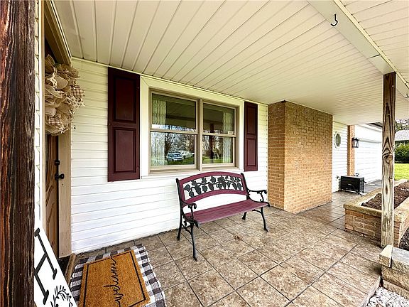 4th image of 12 Cochran Dr