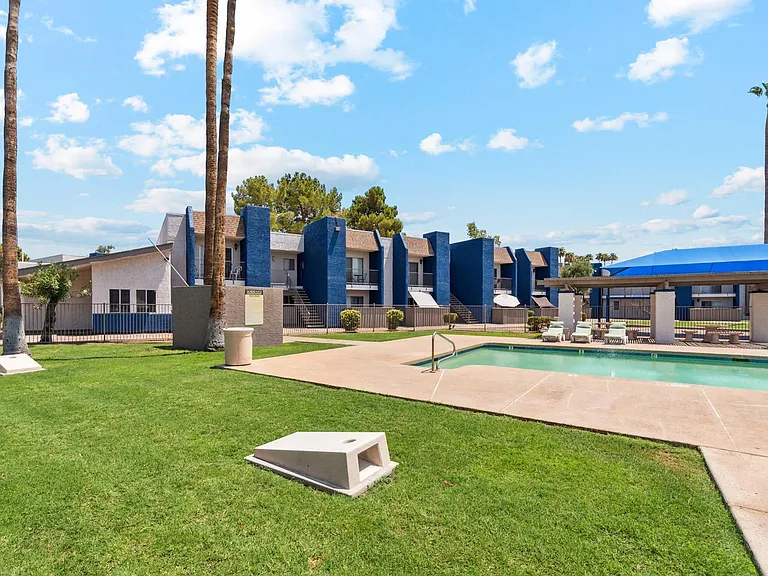 Sorrento Apartments — Photo 7