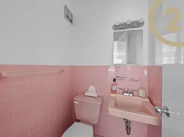 1489 East 10th Street image 17 of 22