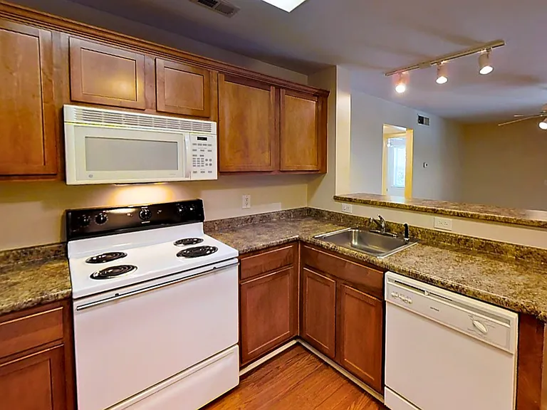 Village Green Apartment Homes — Photo 93