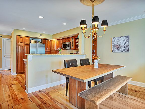 5th image of 6 Meadowview Ct