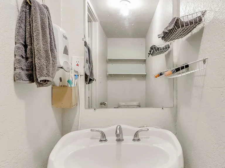 520 Helena St — Photo 19