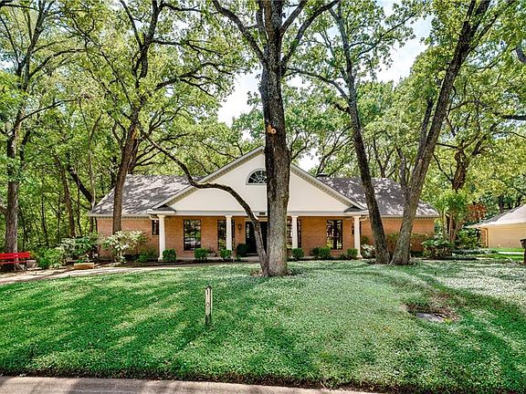 2nd image of 1505 Bowie Cir