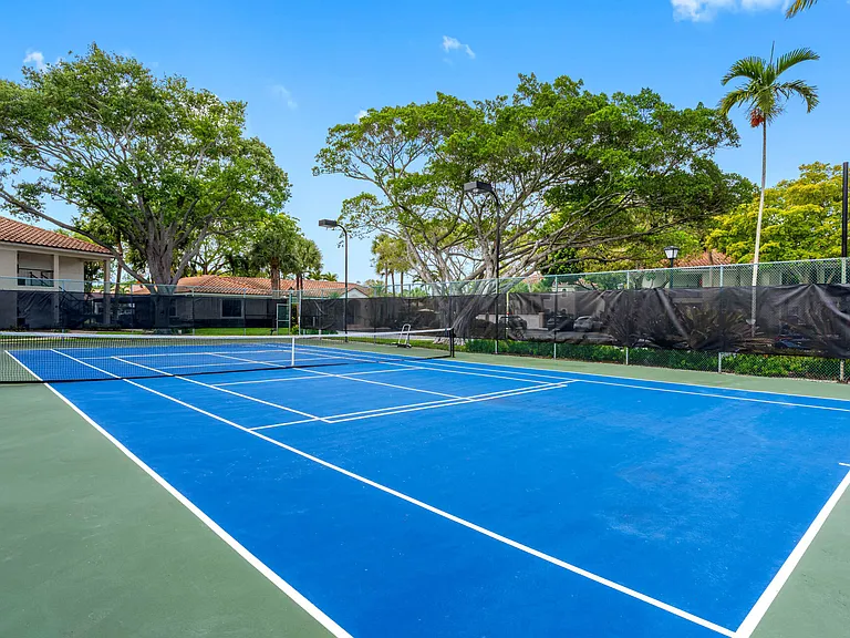 Mizner Court — Photo 25