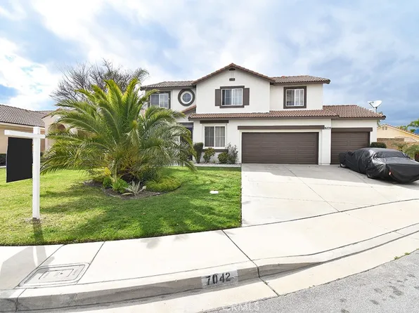 7042 Whitewood Dr, Fontana, CA 92336