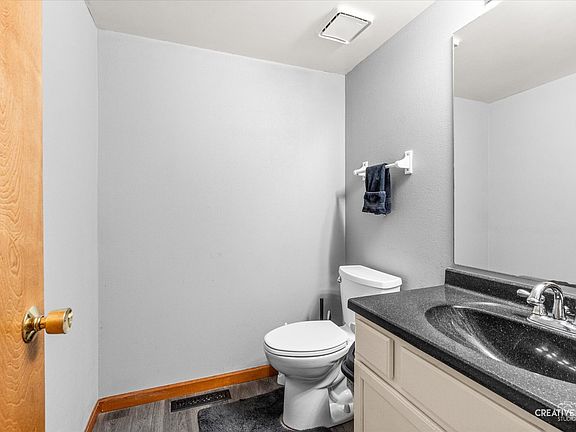 5th image of 2103 Graystone Dr