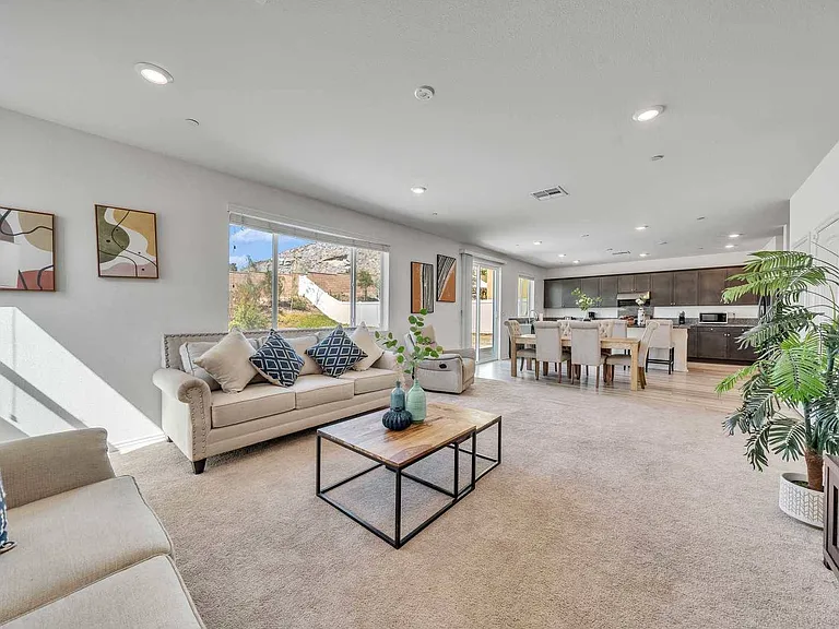 6599 Bryce Canyon Ct — Photo 2