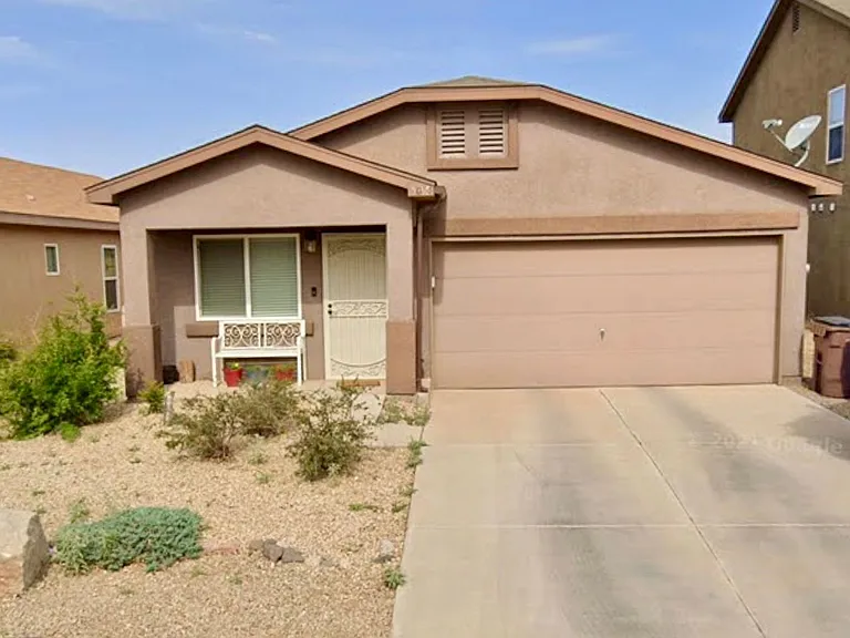 5095 Kensington Way — Photo 1