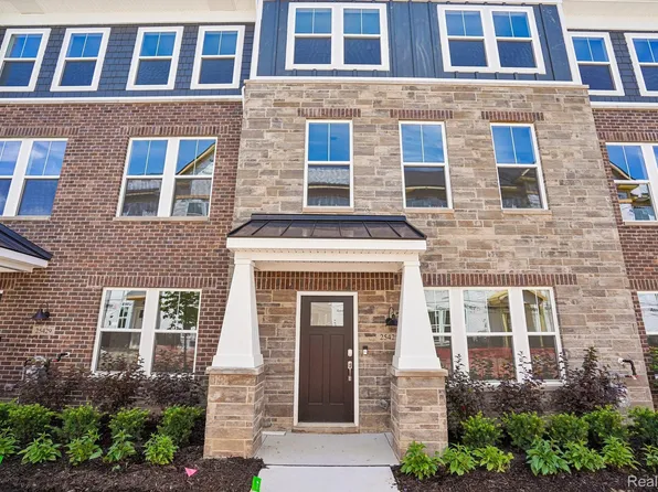 25425 Orwell St, Novi, MI 48375