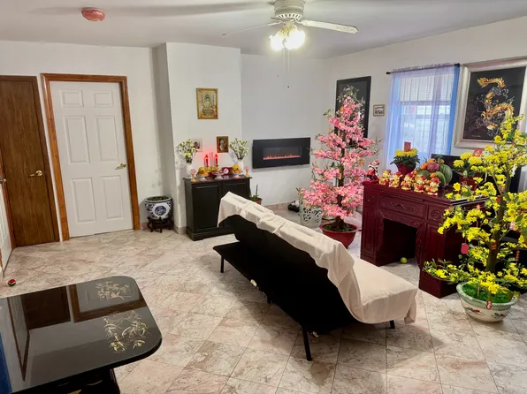 13 Cottage St #1, Worcester, MA 01609