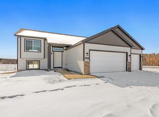6613 Granby St, North Branch, MN 55056