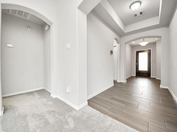 4th image of 731 Rim Water Dr