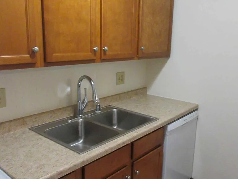 N111W15623 Vienna Ct #14 — Photo 9