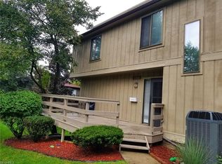 7355 Creekwood Dr #6, North Royalton, OH 44133