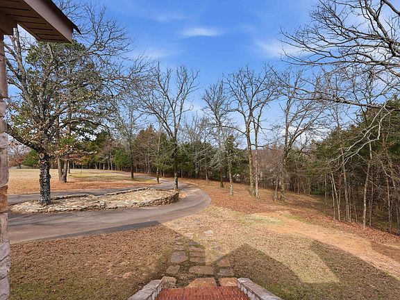 4th image of 4 Robins Ridge Rd