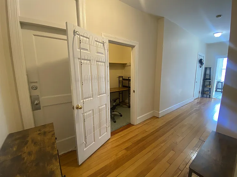 285 Harvard St #31 — Photo 8