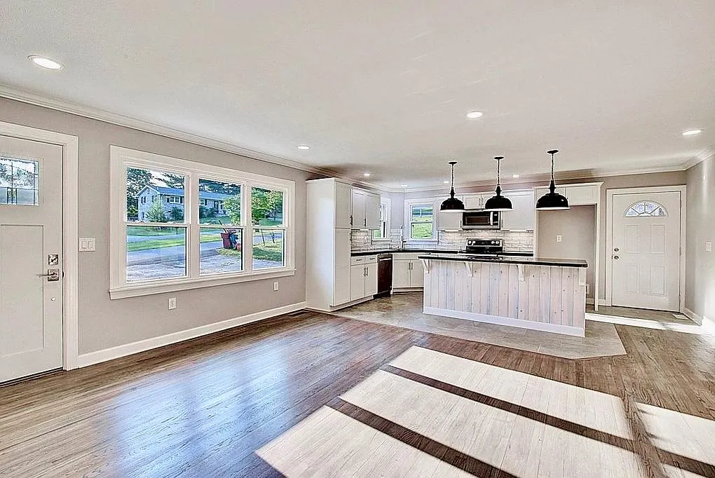 3 bed, 1410 sqft, $1,895 — Photo 4