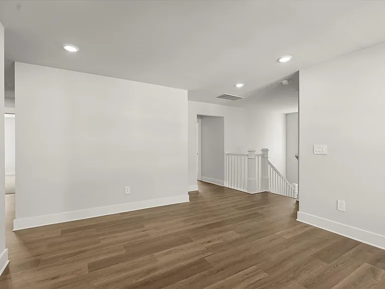 537 Cozy Bluff Rd — Photo 7