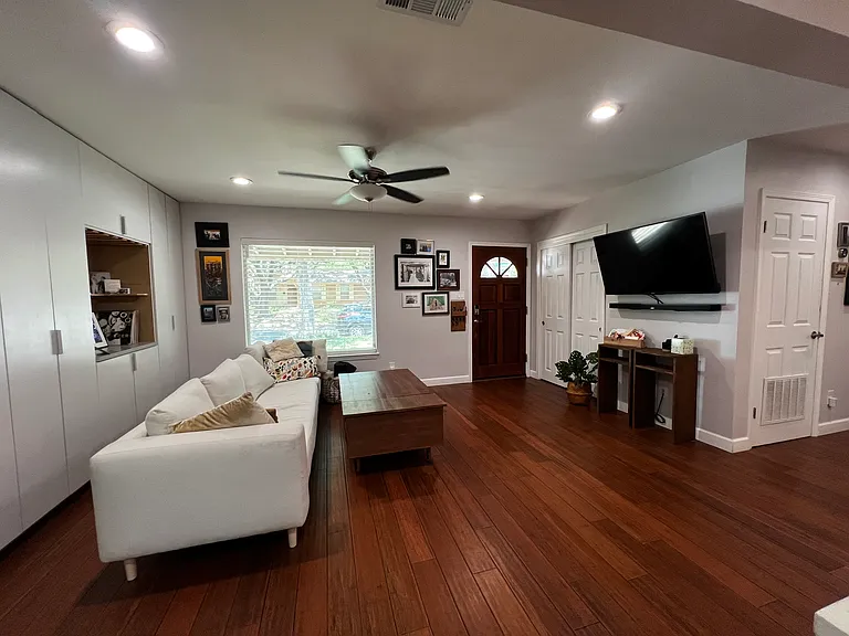 5305 Cloverdale Ln — Photo 12