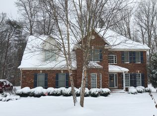 1584 Deer Run Ct, Oak Ridge, NC 27310