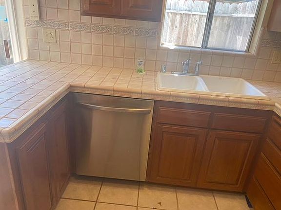 3rd image of 4278 W 182nd St APT 1